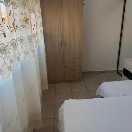Apartment Kompleksi Fishta Kulla 6 *